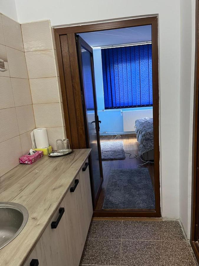 Mehtup Srl Lägenhet Piteşti Exteriör bild